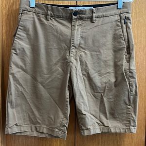 Men’s stretch golf shorts